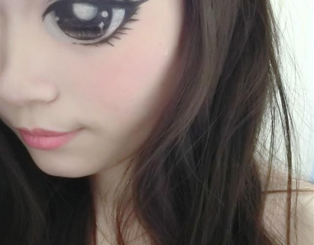 《琼琼彩妆教室》改变眼型化妆法 第30页