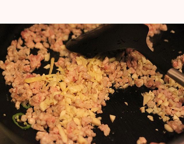 《半饱》第13期 鲜香茄子煲 第13页